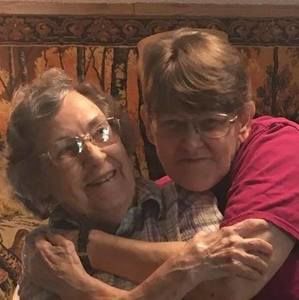 Meet your Posher, Leona